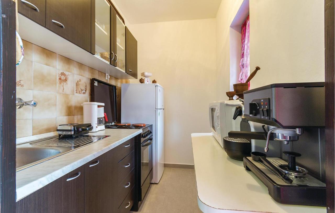 3 Bedroom Beautiful Apartment In Medulin Exteriér fotografie