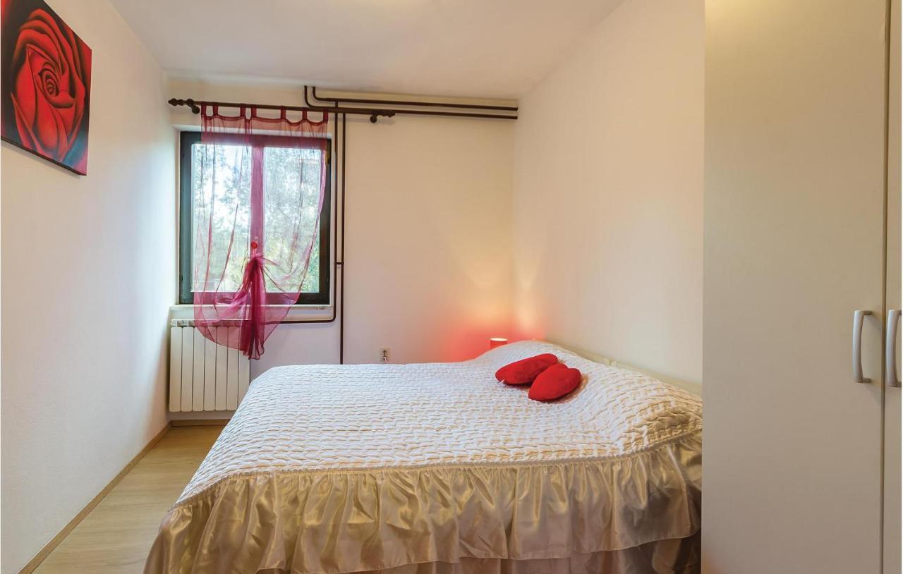 3 Bedroom Beautiful Apartment In Medulin Exteriér fotografie